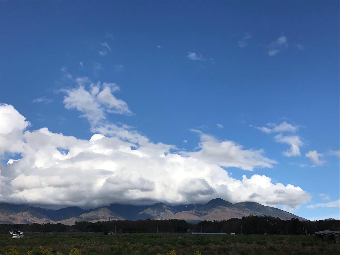 今日の八ヶ岳と雲月…ど〜こだ！！ #ストーブハウス原村#原村#八ヶ岳#茅野市 #薪ストーブ #薪ストーブのある暮らし #薪ストーブのある家 #山の暮らし #おてつだい #災害#強い#生活の道具 #アウトドア #アウトドア用品 #薪#着火剤 #食品 #オーガニック食品 #生活必需品#雲が好き #空が好きな人と繋がりたい #空が好き