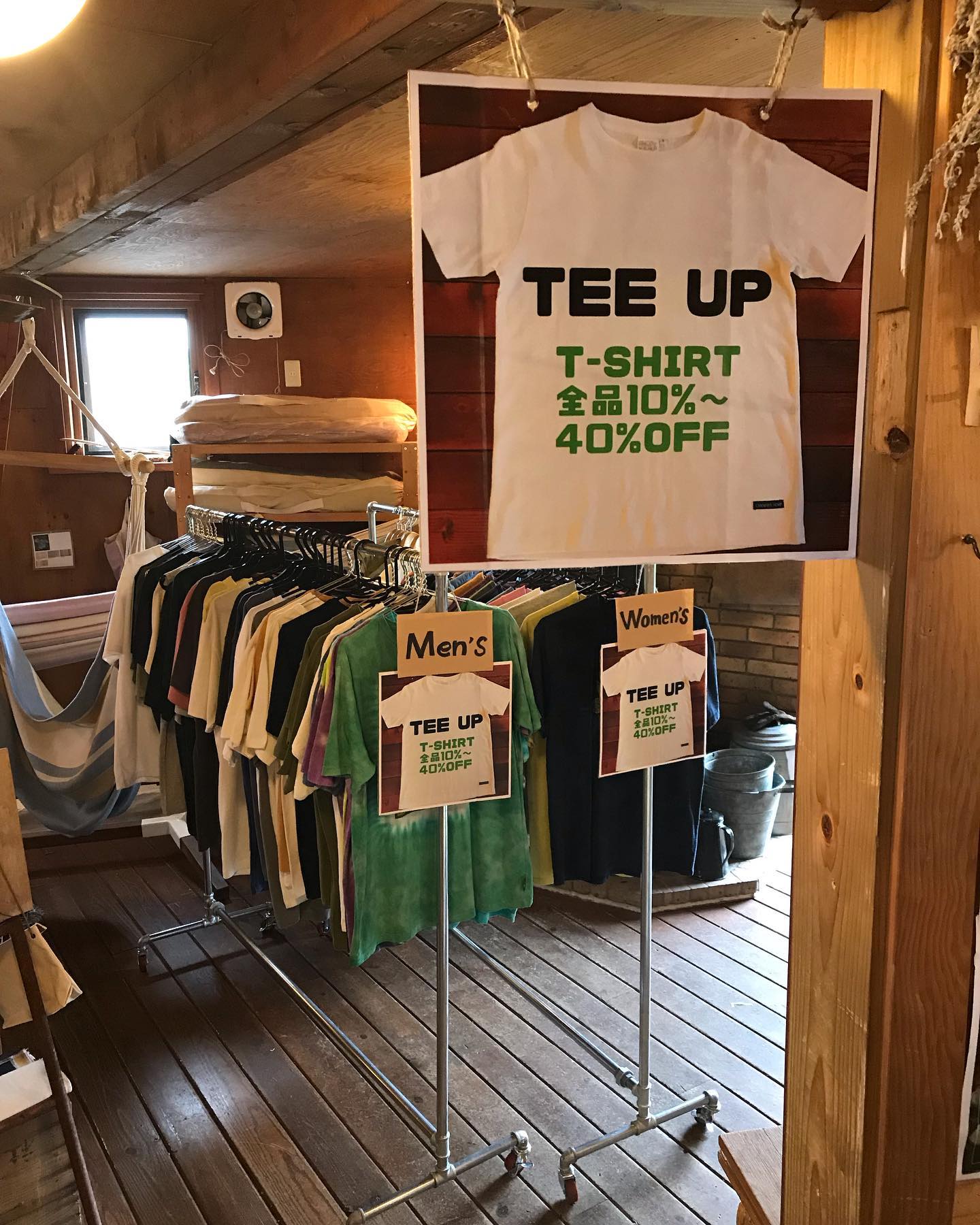 『TEE  UP』本日も開催していますよ^_^欲しかったあのブランドTEE を破格のお値段でご提供させていただきます是非、是非遊びにいらしてください#八ヶ岳 #原村 #ストーブハウス原村 #八ヶ岳の薪ストーブ専門店 #山の暮らしのお手伝い #アパレル #大放出 #クリアランスセール #夏の準備 #店内全品10パーセントオフ @stovehouse.woodstove