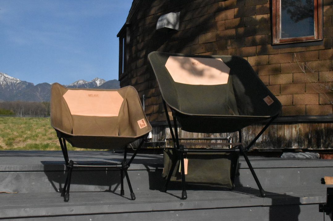 TSLcubHelinox comfort chair通常サイズとlargeサイズの2型。カラーはカーキとベージュの2色、入荷しました。コンパクトで持ち運びに便利かつ座り心地抜群のHelinox chairにTSLcubの丈夫な帆布。何はともあれカッコイイです！#tslcub #helinox #キャンプ #ストーブハウス原村 #八ヶ岳 #原村 #富士見 #蓼科 #山の暮らしのお手伝い #八ヶ岳の薪ストーブ専門店