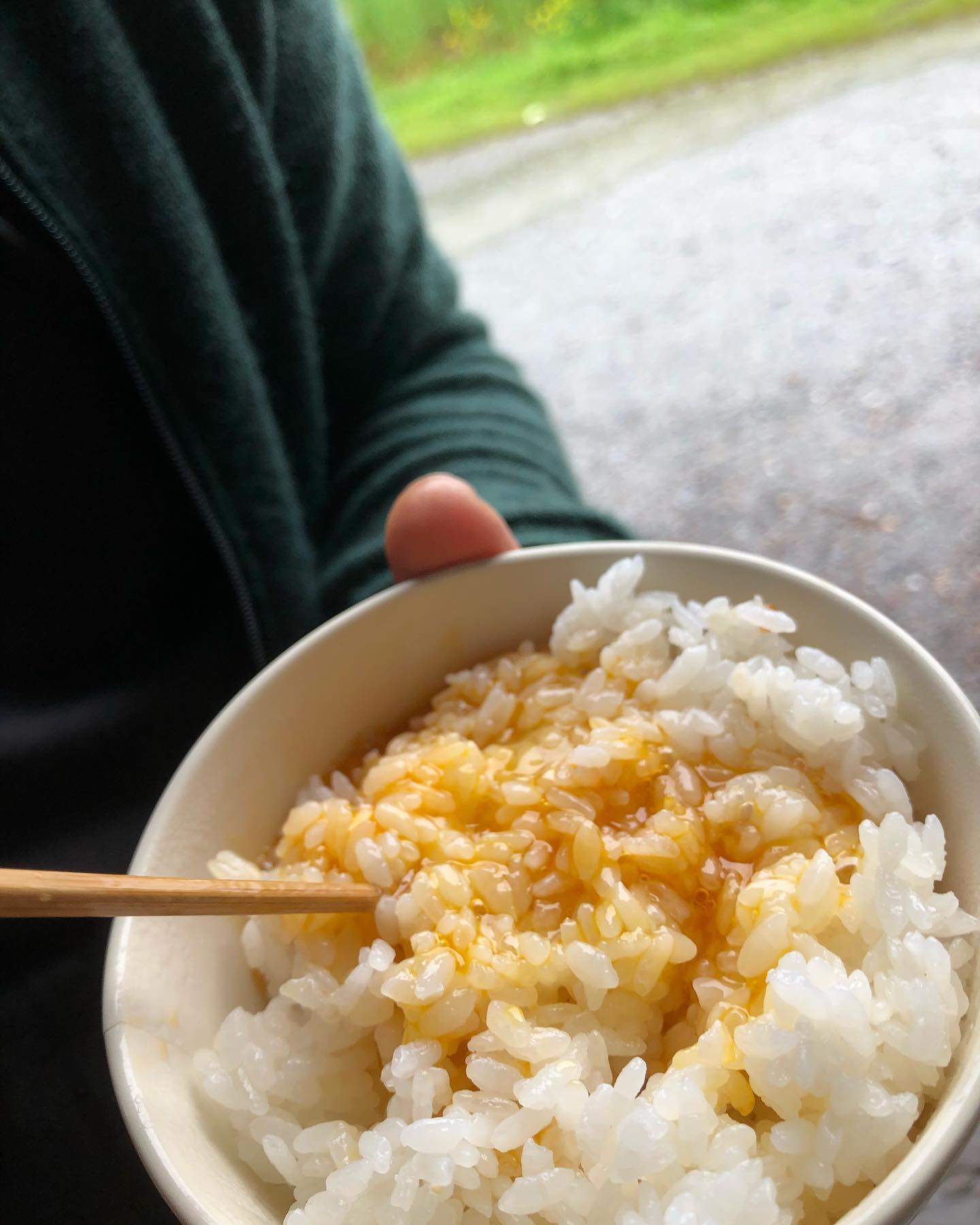 腹ごしらえシリーズ久しぶりに土鍋でご飯！！TKG🥚🥚🥚に燻製醤油〜お腹いっぱい！！#ストーブハウス#ストーブハウス原村 #八ヶ岳の薪ストーブ専門店 #原村#八ヶ岳#別荘 #山の暮らし #山の暮らしを楽しむ #アウトドア#アウトドア料理 #子供も大好き #薪ストーブ #薪ストーブのある暮らし#土鍋ごはん #tkg #卵かけご飯 #燻製 #燻製醤油 #燻製醤油の卵かけごはん