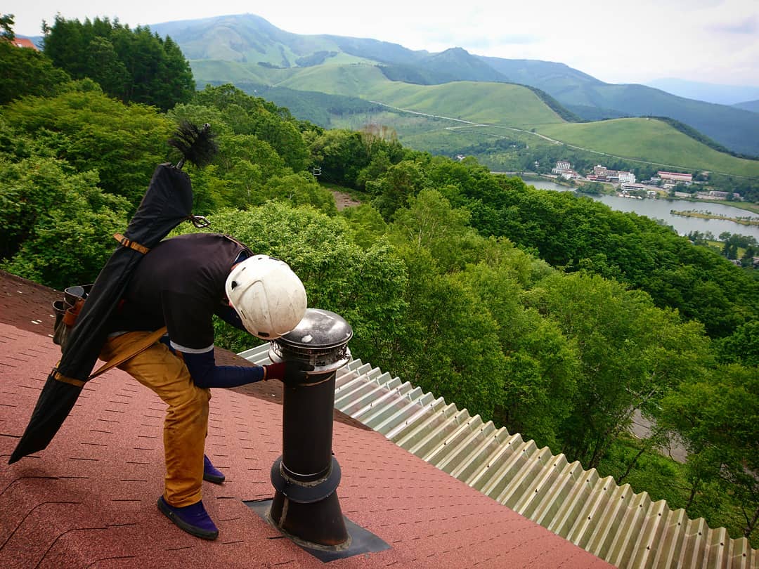 車山高原と白樺湖一望 絶景の煙突掃除 ストーブハウス原村 八ヶ岳の薪ストーブ専門店 蓼科 蓼科高原 茅野市 薪ストーブ 煙突掃除 白樺湖 車山高原 観光 長野県 山梨県 神奈川県 沖縄 アウトドア 高所 キャンプ ライフスタイル 別荘 にぎやか 高原 車山高原と白樺湖一望 絶景の煙突掃除 ストーブハウス原村 八ヶ岳の薪ストーブ専門店 蓼科 蓼科高原 茅野市 薪ストーブ 煙突掃除 白樺湖 車山高原 観光 長野県 山梨県 神奈川県 沖縄 アウトドア 高所 キャンプ ライフスタイル 別荘 にぎやか 高原