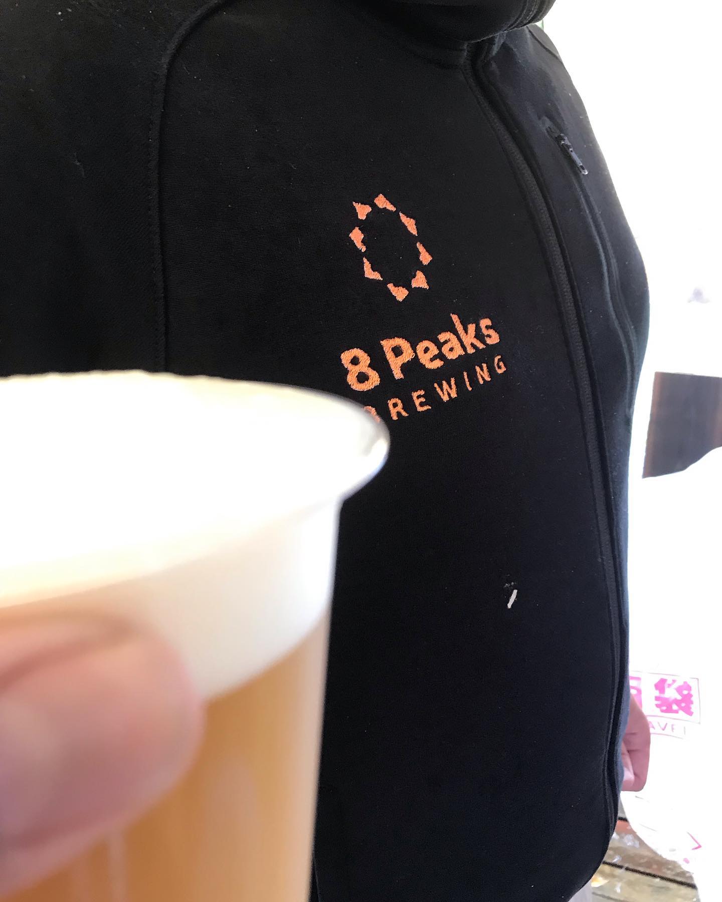 タープの下の大宴会を全てサポートしてくれた＠8peaksbrewing 地元、八ヶ岳を盛り上げていく同志。ビールを作ることで新しい文化を構築する志はいつも感心するばかりです。ココから始まる暮らしのご提案。ありがとうエイトピークス。#エイトピークスブルーイング #ストーブハウス原村