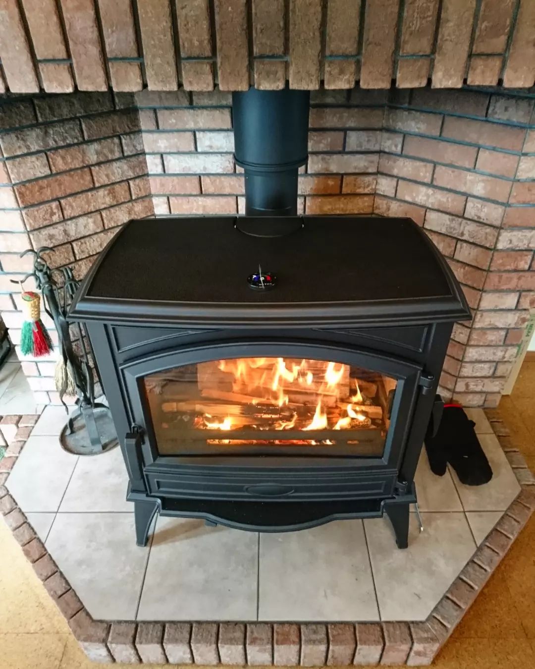 薪ストーブBEFORE and AFTER全く性格の違うストーブ。どちらが良いという訳ではない。ただこの地球上には一生モノというワードは存在しないだけのこと。これまでのアンコールに敬意、これからの640WDに期待。#ストーブハウス原村#八ヶ岳の薪ストーブ専門店#ベルギー#アメリカ#オリンピック#薪ストーブ#ドブレ#カントリー#一生モノ#アンコール#敬意#北杜市#山梨県#長野県#地球#価値#アウトドア#キャンプ#神奈川県#山の暮らし#別荘#ライフスタイル#ライフライン