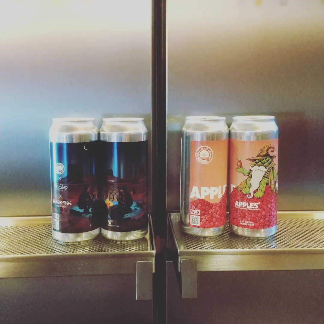 【#wcbshizuoka 】静岡の地からまたまた新作が届きました️赤いパッケージが目を引く❮Apples Apples 2❯禁断の果実"リンゴ"の果汁を発酵させて造られるサイダーに、カシス、ドラゴンフルーツ、パッションフルーツのピューレをINライトボディーね仕上がりにリンゴとドラゴンフルーツの余韻が焚き火のパッケージ何ともイイ感じな❮#hopstories❯何と️3ブルワリーがお気に入りのホップを持ち寄って完成させた、奇跡的なコラボHazyIPAがコチラです️静岡-青森-気仙沼それぞれが遠く離れた場所から願いを込めて叶えるビールをぜひお試しくださいどちらも限定本数なのでお早めに️#ストーブハウス原村 #wcbshizuoka #bens_slop_shop#blacktidebrewing #静岡 #青森 #気仙沼 #トリプルコラボ #限定 #フルーツサイダー #hazy #ipa #山の暮らしのお手伝い #八ヶ岳の薪ストーブ専門店 #薪ストーブのある暮らし #薪ストーブ #薪割り #キャンプ #アウトドア #りんご #パッションフルーツ #ドラゴンフルーツ #カシス #長野県 #山梨県 #八ヶ岳 #原村 #蓼科