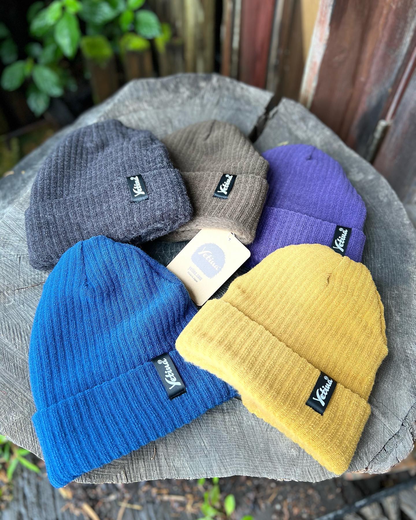 yetina beanieが入荷しております夏も終わり徐々に秋の心地良い風が流れるようになりました、ここ原村。心地良い？のも束の間！直ぐにキンキンの冬将軍が現れます🧖‍♀️yetina beanieの絶妙なwool配合でキンキンに冷える頭を守りましょう笑笑絶賛発売中で、お待ちしてます！！！#yetina #yetina_outfits #wool #beanie #ニット帽 #高原の秋 #冬が来る前に #冬支度 #八ヶ岳の薪ストーブ専門店 #ストーブハウス原村 #八ヶ岳 #原村 #富士見 #蓼科